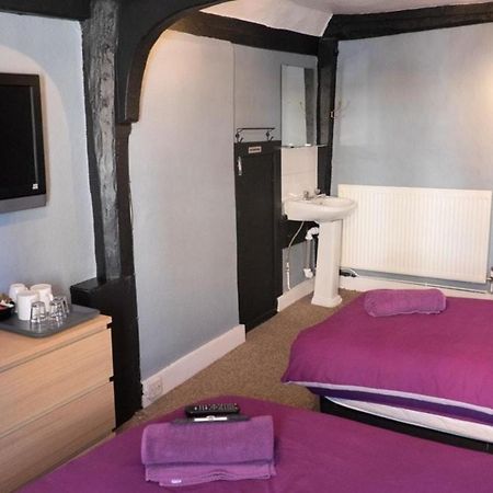 Oyo The Bell Hotel Hoddesdon Extérieur photo
