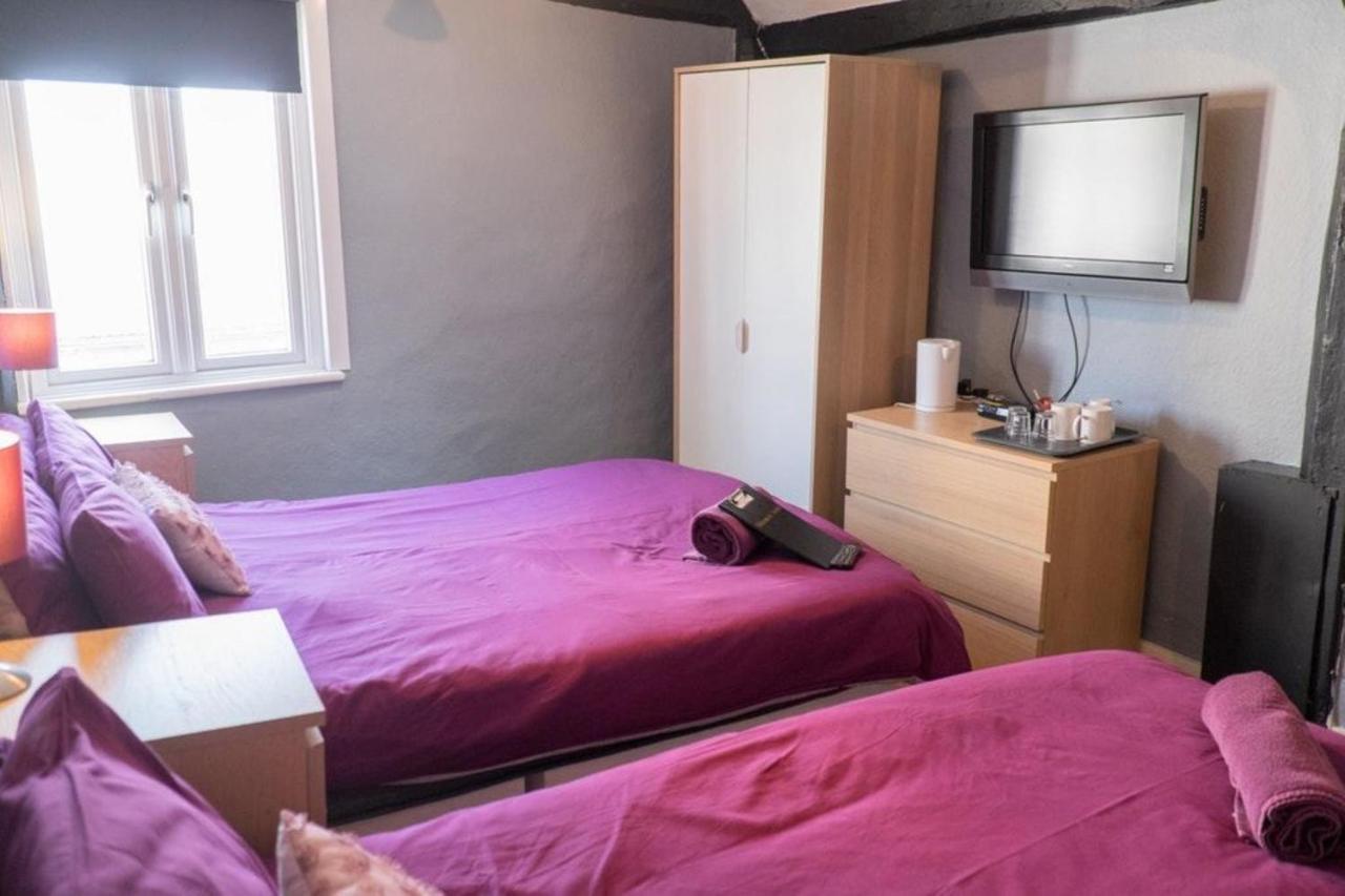Oyo The Bell Hotel Hoddesdon Extérieur photo