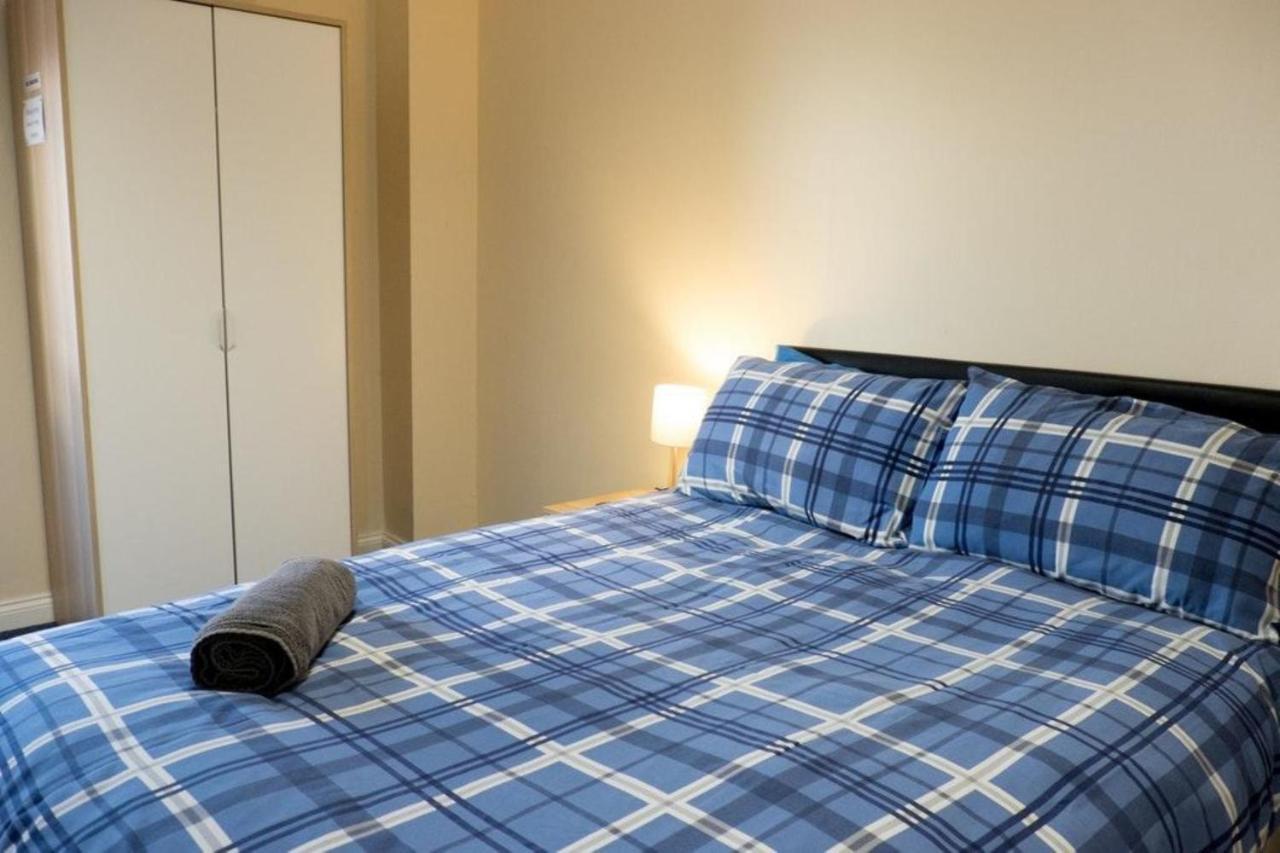 Oyo The Bell Hotel Hoddesdon Extérieur photo
